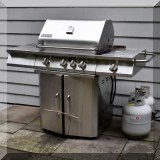 L08. Jenn-Air propane gas grill with side burner 720-0061LP 